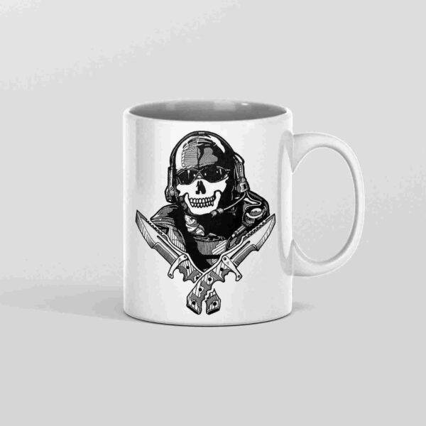 ماگ گوست با چاقو