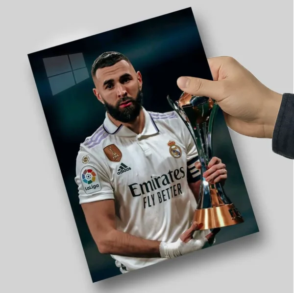 متال پوستر بنزما همراه با جام
