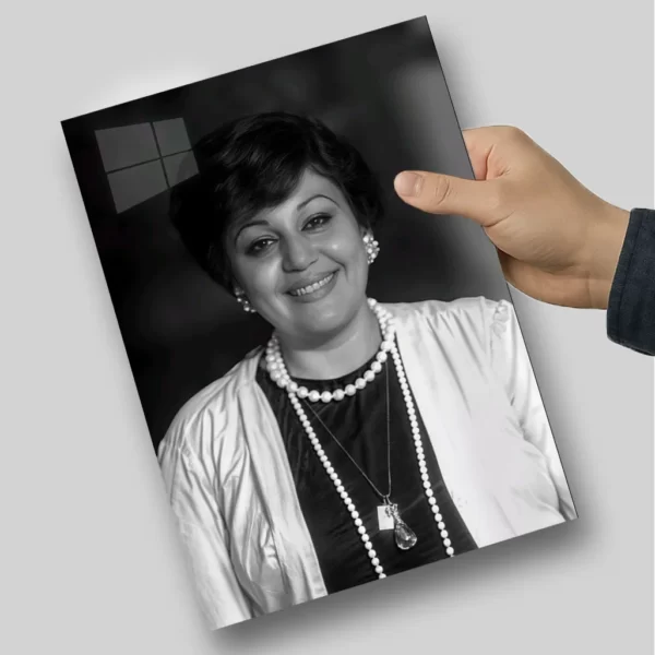 متال پوستر هایده سیاه سفید