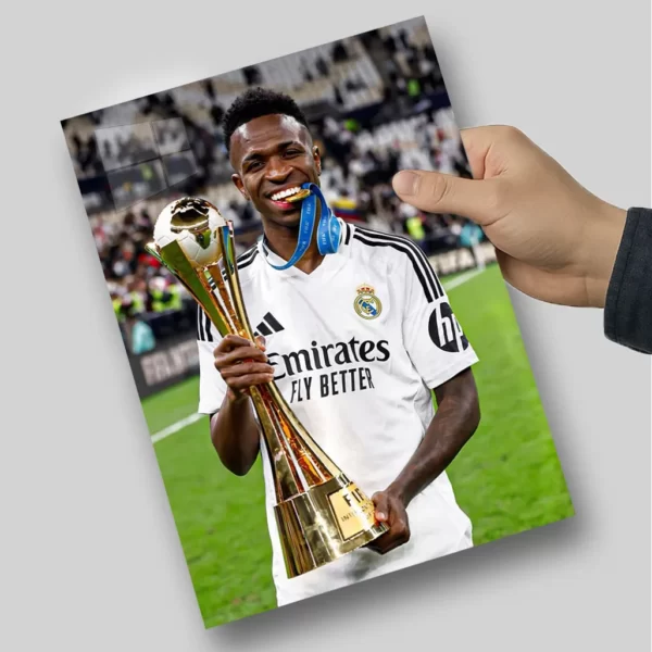 متال پوستر وینیسیوس با جام